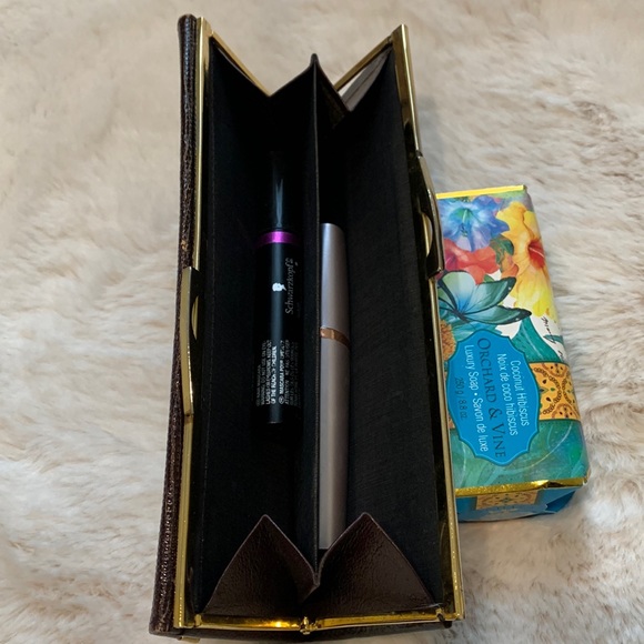 🌷Rare Vintage Alligator Leather clutch🔥 - Picture 4 of 10